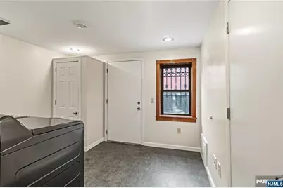 800 Ocean Avenue 1 #1, Jersey City, NJ 07304 - Photo 17