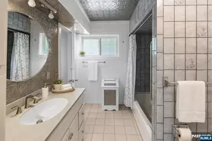 290 Dunkerhook Rd, Paramus, NJ 07652 - Photo 35