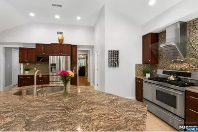 290 Dunkerhook Road, Paramus, NJ 07652 - Photo 13