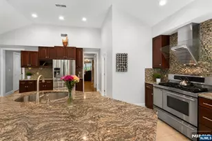 290 Dunkerhook Rd, Paramus, NJ 07652 - Photo 13