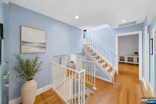 290 Dunkerhook Rd, Paramus, NJ 07652 - Photo 21
