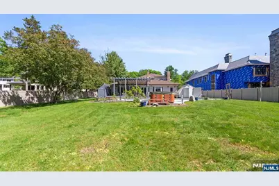 290 Dunkerhook Road, Paramus, NJ 07652 - Photo 47