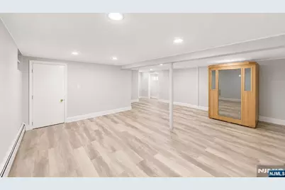 290 Dunkerhook Road, Paramus, NJ 07652 - Photo 43