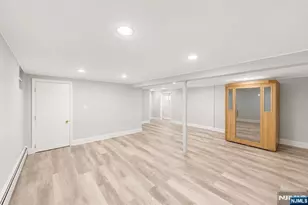 290 Dunkerhook Rd, Paramus, NJ 07652 - Photo 43