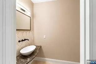 290 Dunkerhook Rd, Paramus, NJ 07652 - Photo 37