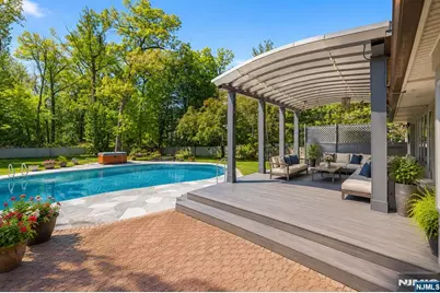 290 Dunkerhook Road, Paramus, NJ 07652 - Photo 45