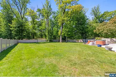 290 Dunkerhook Road, Paramus, NJ 07652 - Photo 49