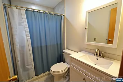 60 Scoles Avenue, Clifton, NJ 07012 - Photo 9