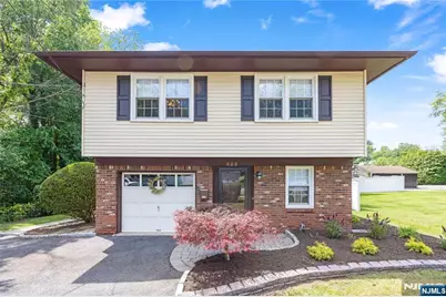 623 Hillsdale Avenue, Hillsdale, NJ 07642 - Photo 1