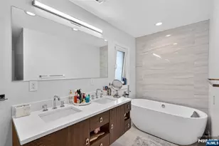 577 Grenville Ave, Teaneck Township, NJ 07666 - Photo 21