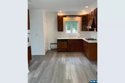 73 E Gouverneur Avenue, Rutherford, NJ 07070 - Photo 7