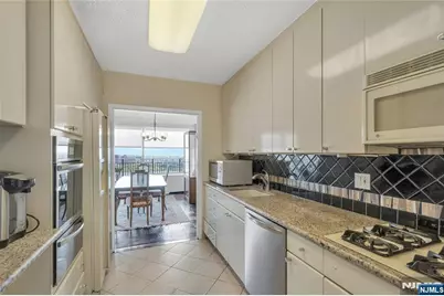 1530 Palisade Avenue 27K #27K, Fort Lee, NJ 07024 - Photo 13