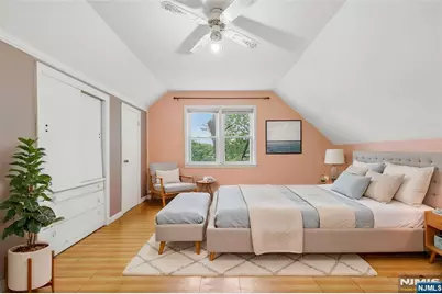 215 Henley Avenue, New Milford, NJ 07646 - Photo 33