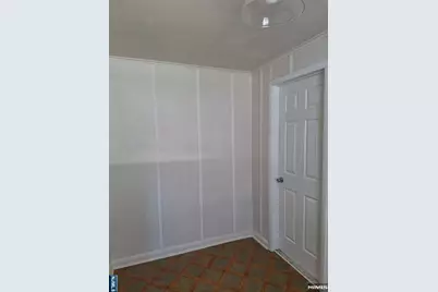 829 Elm Avenue, Ridgefield, NJ 07657 - Photo 7