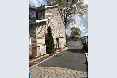 829 Elm Avenue, Ridgefield, NJ 07657 - Photo 3