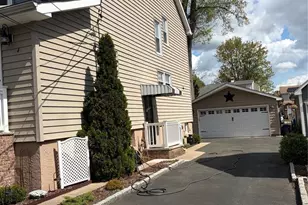 829 Elm Ave, Ridgefield, NJ 07657 - Photo 3