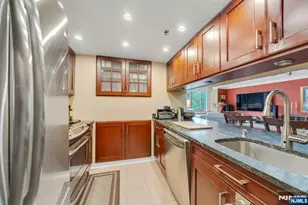 100 Old Palisade Road 917, Fort Lee, NJ 07024 - Photo 15