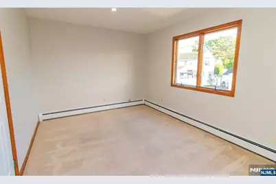 6 Donor Avenue, Elmwood Park, NJ 07407 - Photo 9