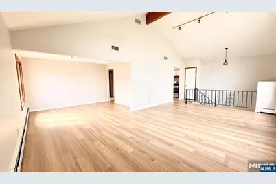 6 Donor Avenue, Elmwood Park, NJ 07407 - Photo 3