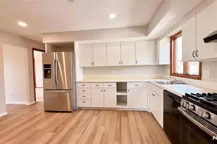 6 Donor Ave, Elmwood Park, NJ 07407 - Photo 5