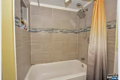 557 Hudson Avenue, Weehawken, NJ 07086 - Photo 25