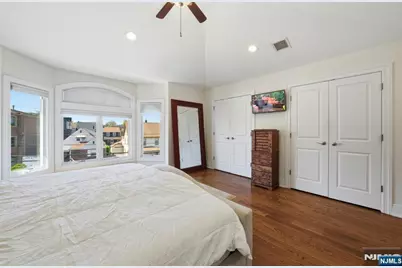 427 Lawton Avenue, Cliffside Park, NJ 07010 - Photo 25