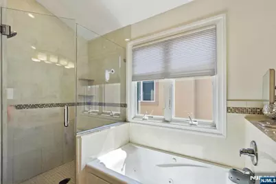427 Lawton Avenue, Cliffside Park, NJ 07010 - Photo 27