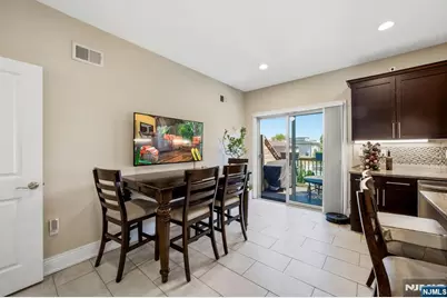 427 Lawton Avenue, Cliffside Park, NJ 07010 - Photo 17