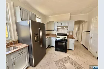 308 Davis Avenue Apt1 #APT1, Harrison, NJ 07029 - Photo 3