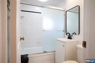 4 Augusta St, Elmwood Park, NJ 07407 - Photo 13