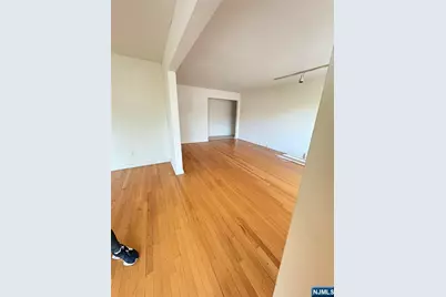 504 Summit Avenue, Fort Lee, NJ 07024 - Photo 7