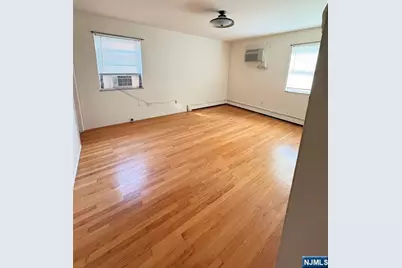 504 Summit Avenue, Fort Lee, NJ 07024 - Photo 5