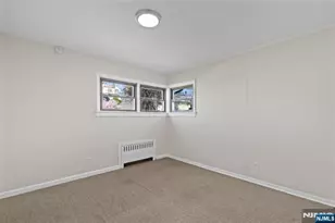 154 Ames St, Hackensack, NJ 07601 - Photo 7