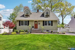 488 Dorchester Rd, Ridgewood, NJ 07450 - Photo 1