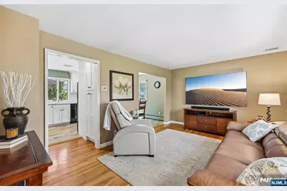 488 Dorchester Road, Ridgewood, NJ 07450 - Photo 3