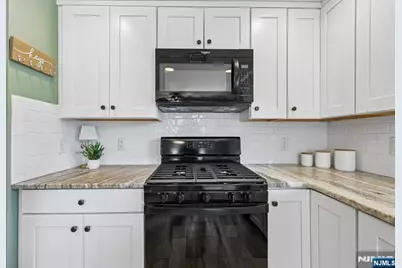 488 Dorchester Road, Ridgewood, NJ 07450 - Photo 9