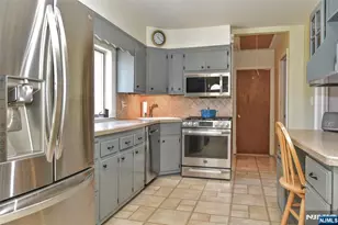 247 Grove St, Lodi, NJ 07644 - Photo 9