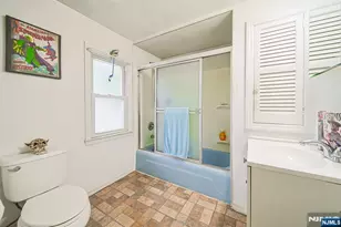 44 Roosevelt St, Little Ferry, NJ 07643 - Photo 37
