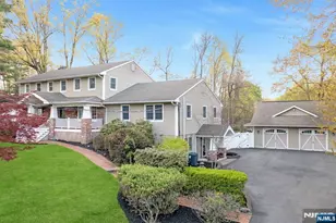 25 Dundee Ct, Mahwah, NJ 07430 - Photo 3