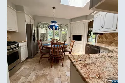 8 Byron Court, Allendale, NJ 07401 - Photo 7