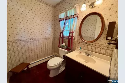 8 Byron Court, Allendale, NJ 07401 - Photo 5