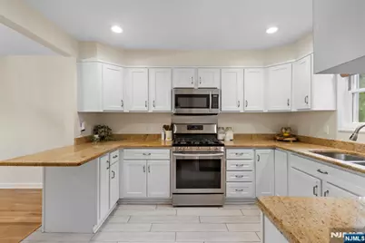 363 Vesta Court, Ridgewood, NJ 07450 - Photo 3
