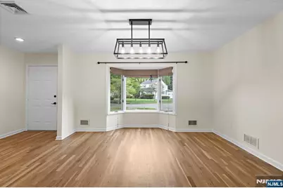 363 Vesta Court, Ridgewood, NJ 07450 - Photo 5