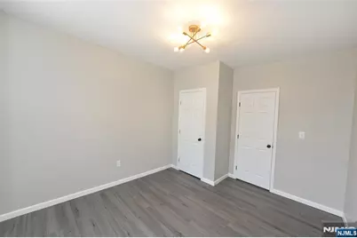 23 Bayview Avenue, Jersey City, NJ 07305 - Photo 7