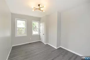 23 Bayview Ave, Jersey City, NJ 07305 - Photo 9