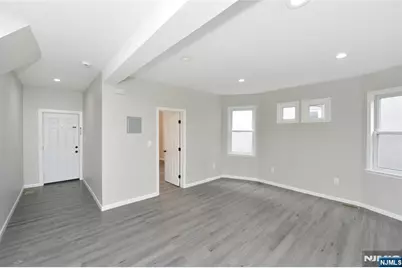 23 Bayview Avenue, Jersey City, NJ 07305 - Photo 5