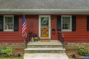 187 Henry Pl, Wyckoff Township, NJ 07481 - Photo 3