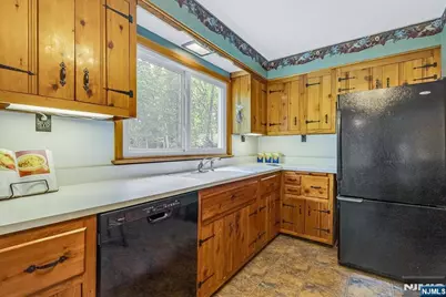 187 Henry Place, Wyckoff Township, NJ 07481 - Photo 13
