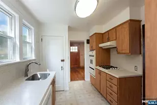 582 Center Ave, River Edge, NJ 07661 - Photo 9