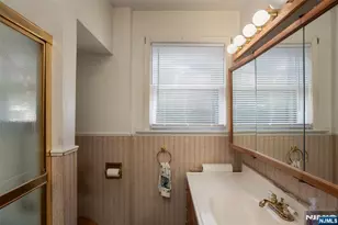 582 Center Ave, River Edge, NJ 07661 - Photo 13